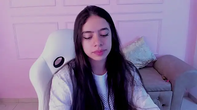 zoe turnner 18 online show from October 10, 2025, 11:53 am