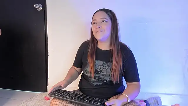 aprill21  online show from February 4, 2025, 1:48 pm