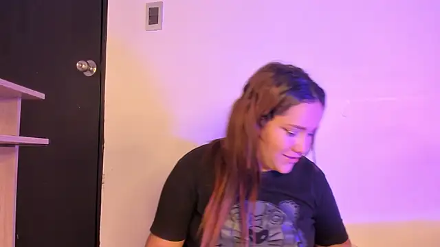 aprill21  online show from February 4, 2025, 4:50 pm