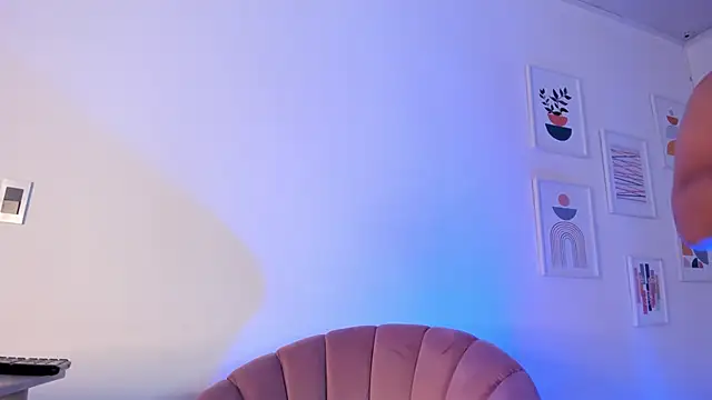 aprill21  online show from February 5, 2025, 1:44 pm