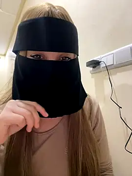 jijijoudia online show from November 11, 2025, 12:10 am