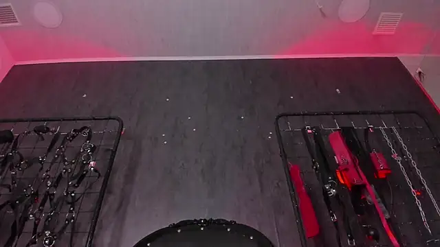 Carolina Arias online show from October 15, 2025, 3:23 pm