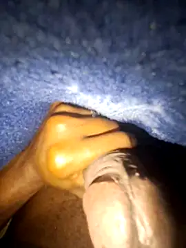 Snapshot of RovingAlcove chatting on April 3, 2026, 11:52 am RovingAlcove online show from April 3, 2026, 11:52 am