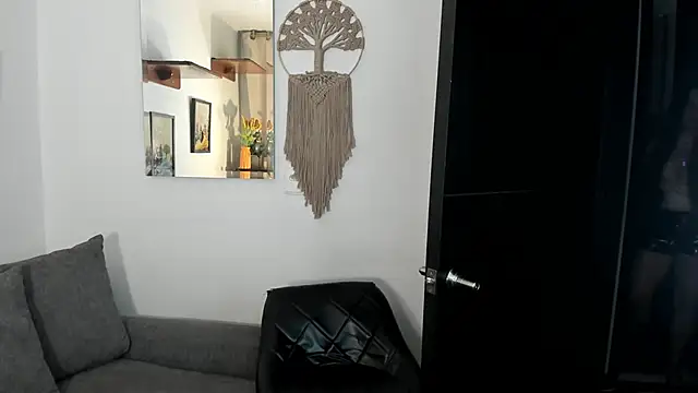 electra hunt online show from June 1, 2026, 11:28 pm