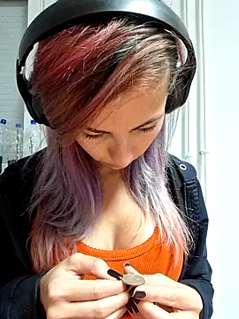 allinqueen online show from October 1, 2025, 1:55 am