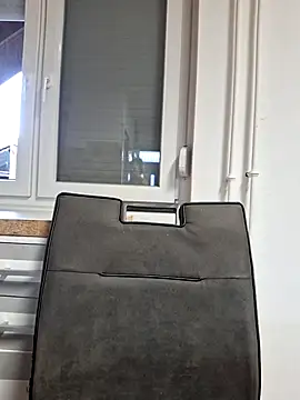 allinqueen online show from October 17, 2025, 2:19 pm