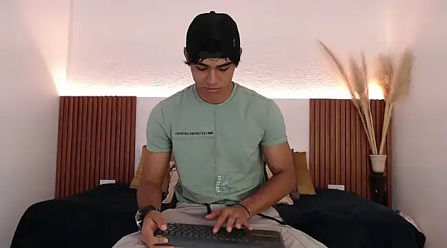 zander 2120 online show from December 21, 2024, 2:15 pm