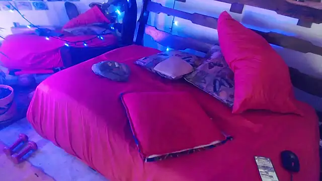 laye19 online show from March 8, 2025, 3:39 am