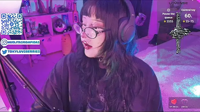 Snapshot of toky_doll chatting on April 29, 2026, 7:42 pm toky doll online show from April 29, 2026, 7:42 pm