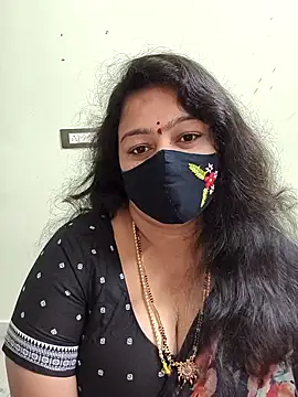 neelu-hoty online show from November 6, 2025, 8:48 am