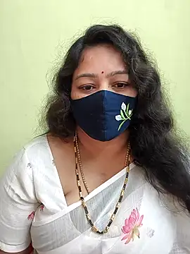 neelu-hoty online show from April 17, 2026, 7:55 am