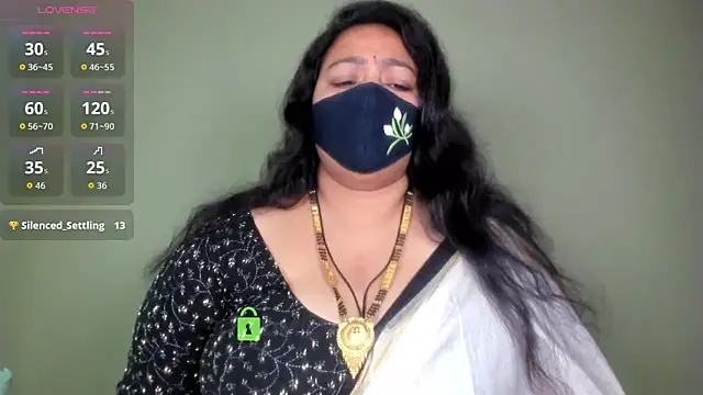 neelu-hoty online show from June 12, 2026, 12:04 pm