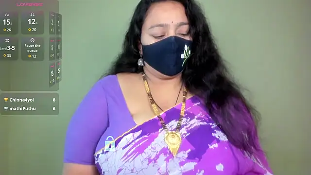 neelu-hoty online show from June 17, 2026, 8:17 am