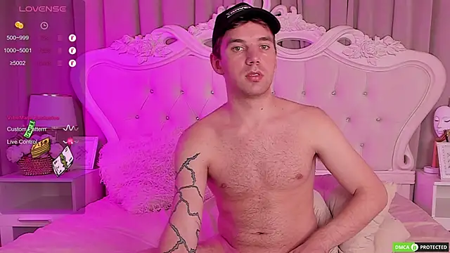 ArthurWhitee online show from October 7, 2025, 4:26 pm