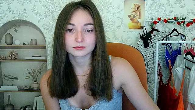  Barbie Kiss  online show from October 16, 2025, 4:52 pm