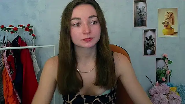  Barbie Kiss  online show from December 1, 2025, 12:21 pm