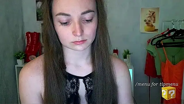  Barbie Kiss  online show from April 20, 2026, 1:36 pm