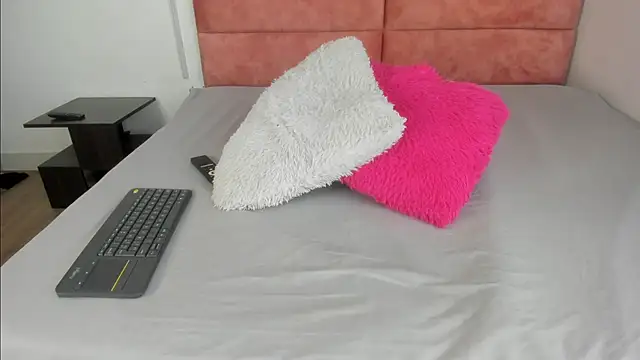 Hanna lens online show from October 24, 2025, 5:42 pm