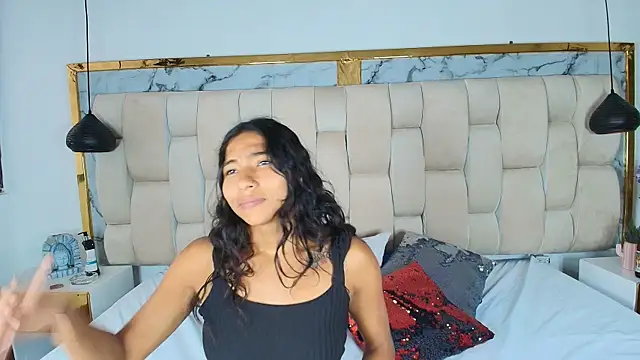 Snapshot of Hanna_lens chatting on May 10, 2026, 8:47 pm Hanna lens online show from May 10, 2026, 8:47 pm