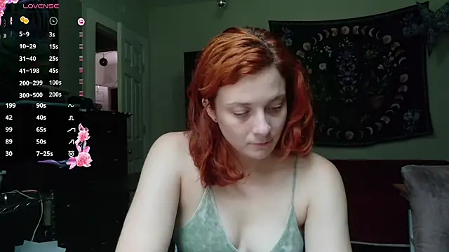 Snapshot of Aria_Fields chatting on August 5, 2026, 4:54 pm Aria Fields online show from August 5, 2026, 4:54 pm