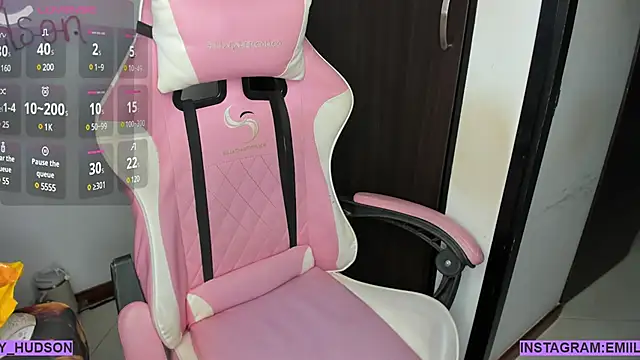 emily huddson  online show from March 5, 2025, 6:12 pm