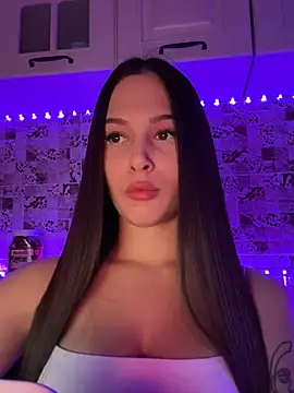 EricaWalls online show from February 5, 2025, 9:18 pm