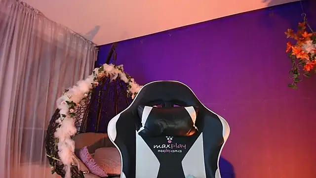 vanelope11 online show from April 18, 2026, 2:59 am