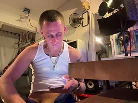 PeytonJohnn online show from February 7, 2026, 5:00 am