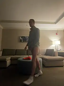 PeytonJohnn online show from March 5, 2026, 8:43 am