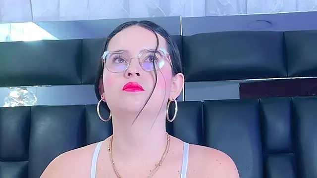 DahianaMoss online show from April 21, 2026, 11:38 am