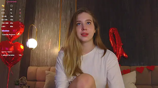 LoraineLuff online show from February 21, 2025, 9:22 pm