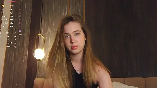 LoraineLuff online show from March 12, 2025, 5:49 pm