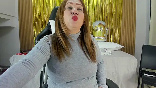 Danna topless online show from October 20, 2025, 12:05 pm