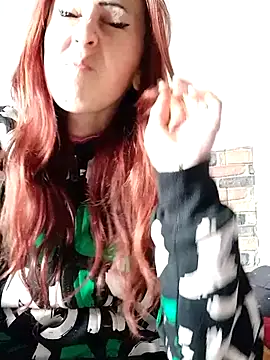 Snapshot of kriszy_baby chatting on December 18, 2025, 8:42 am kriszy baby online show from December 18, 2025, 8:42 am