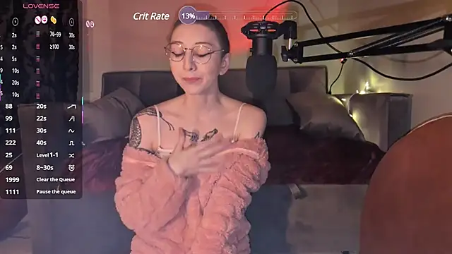 lovelylucyy online show from February 8, 2025, 11:24 pm