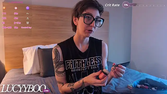 lovelylucyy online show from October 15, 2025, 3:45 pm