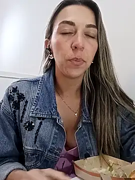 rachellboom online show from December 3, 2025, 10:41 pm