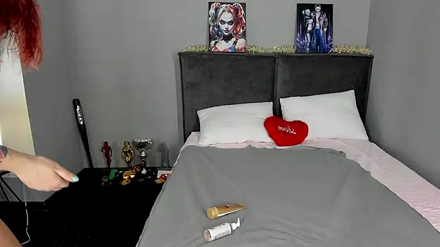 MuscleXXXBarbie online show from February 12, 2026, 9:04 am