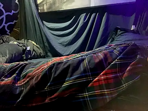 BigMac1596 online show from September 9, 2025, 3:17 am