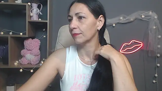 LiluGrants online show from September 20, 2025, 6:09 pm