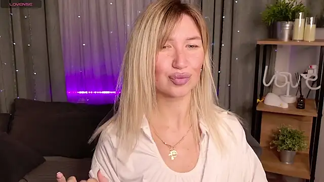 MilaBott online show from September 22, 2025, 8:11 pm