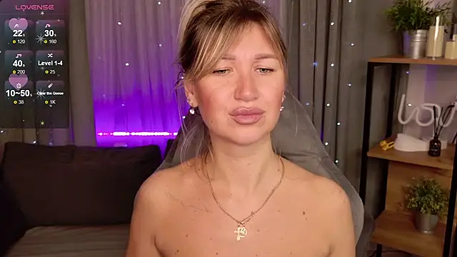 MilaBott online show from October 7, 2025, 8:28 pm