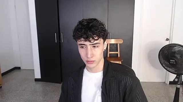 gojo satoru 18 online show from March 6, 2025, 12:09 pm