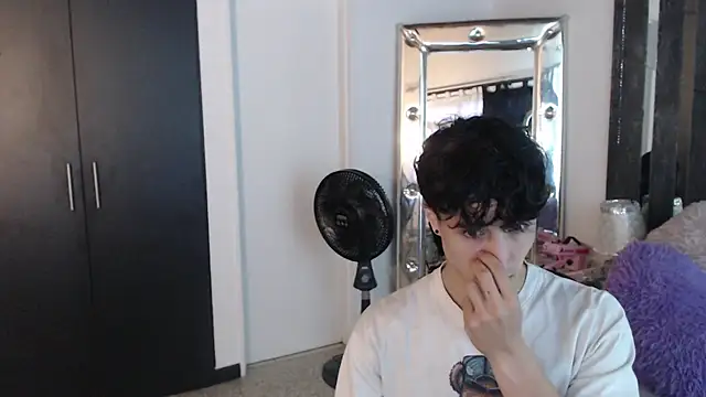 gojo satoru 18 online show from March 11, 2025, 11:23 am