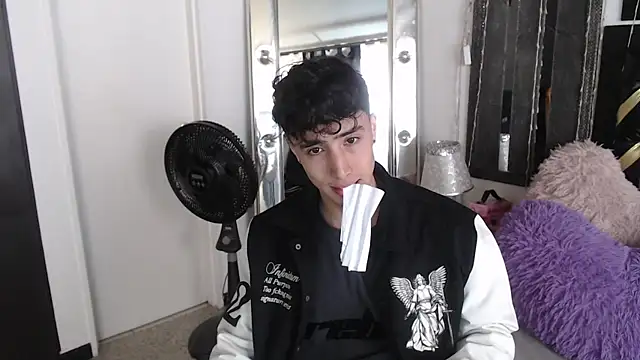 gojo satoru 18 online show from March 21, 2025, 12:17 pm