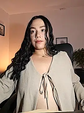 helena smith online show from November 10, 2025, 3:38 am