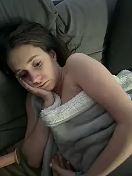 Lena Lang online show from March 17, 2025, 10:28 pm