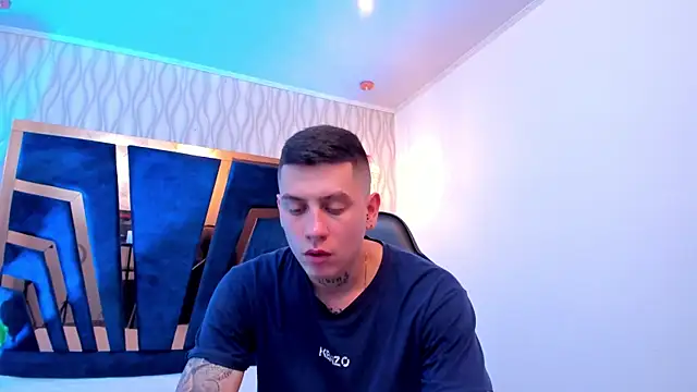 Yeiko Romero  online show from March 14, 2025, 5:46 pm