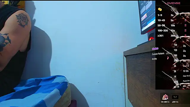 Thomass00 online show from October 7, 2025, 10:51 pm