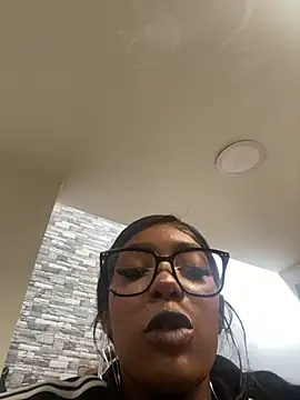 TIFFANYYSTAR online show from September 11, 2025, 2:06 pm